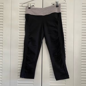 EUC lululemon size 6 running crops